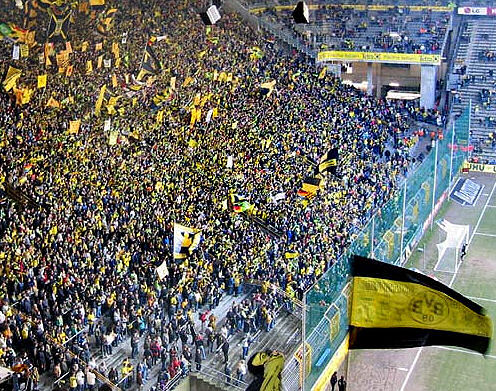 Südtribüne zu Dortmund. Benutzer Pascal Wikipedia