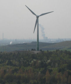 Windrad auf Zechenhalde